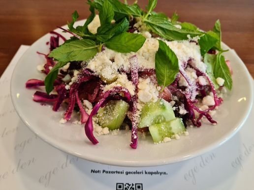Akdeniz Salata / Mediterranean Greens Salad