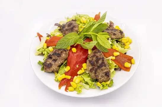 Köfte Salata 4 Adet / Meatballs Salad 4 Pieces